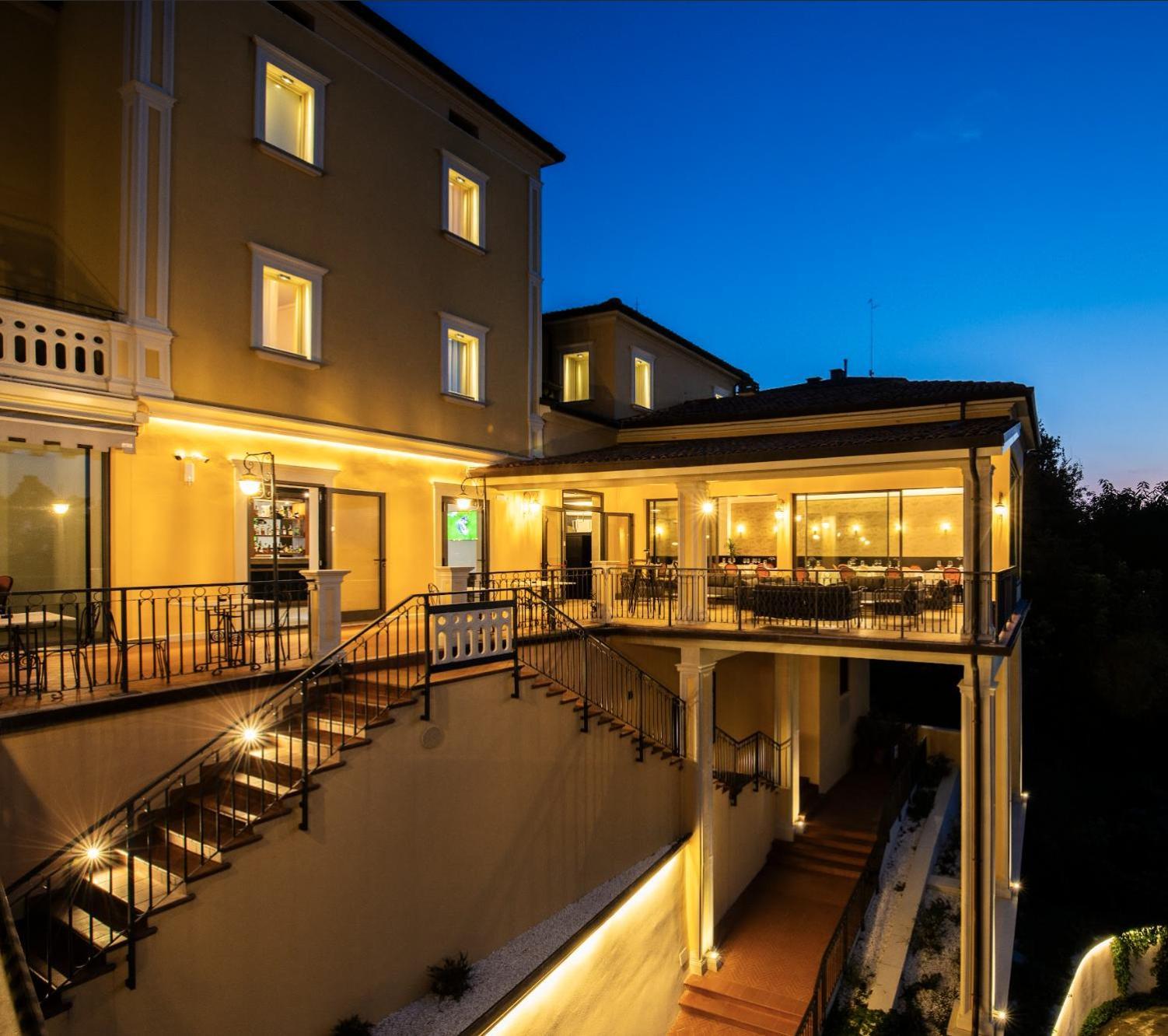 Albergo Cane Dozza Kültér fotó